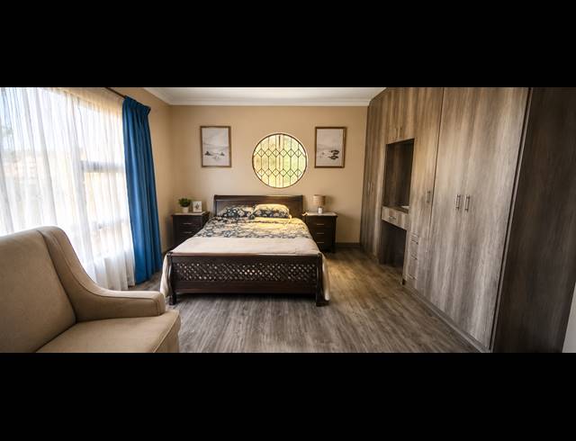 4 BEDROOM HOUSE FOR SALE IN GOLF PARK